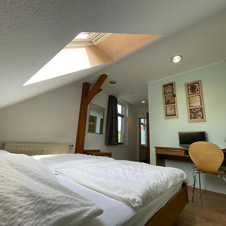 Gaststaette Zur Eiche Hotel ฮันโนเวอร์ ภายนอก รูปภาพ