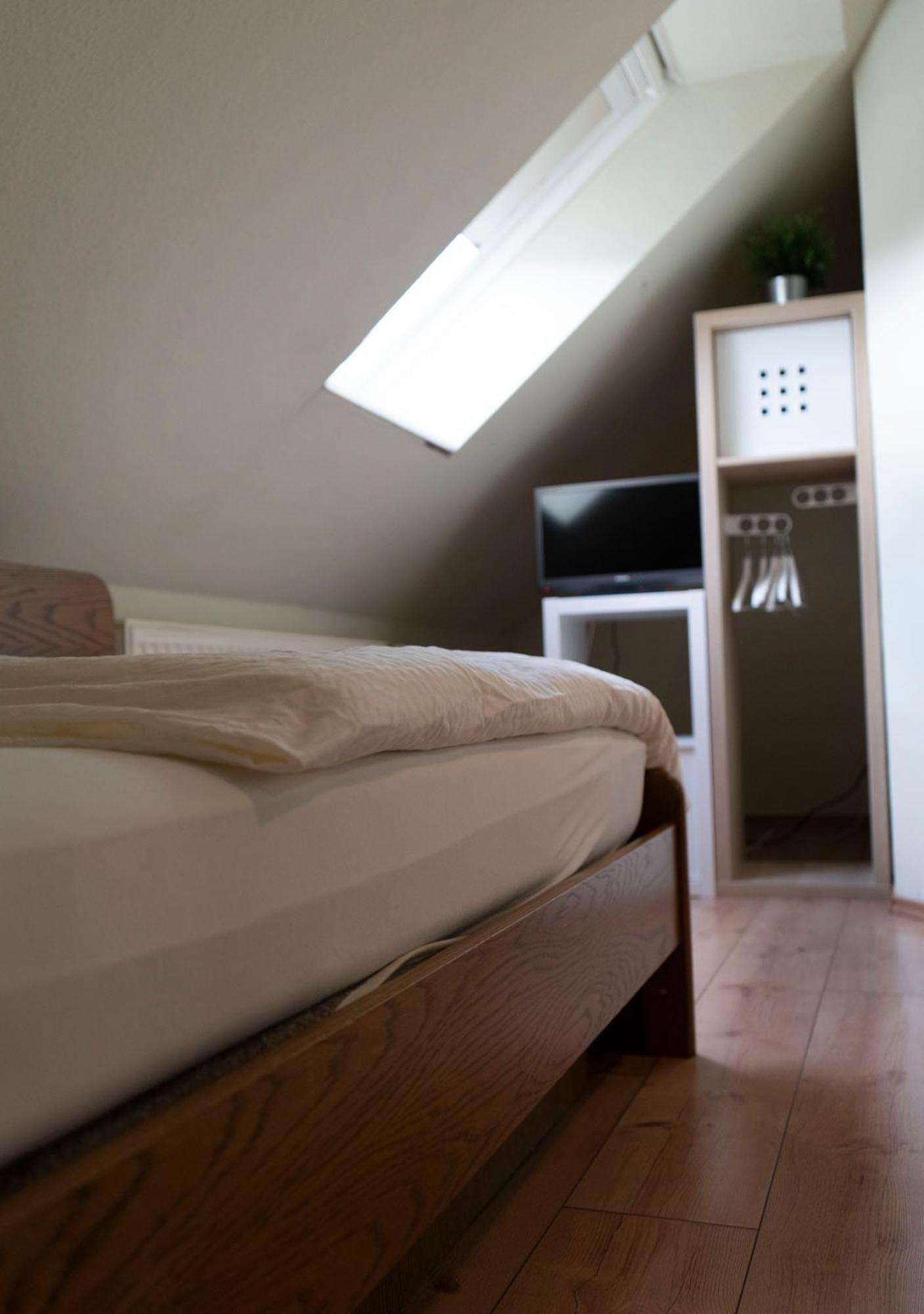 Gaststaette Zur Eiche Hotel ฮันโนเวอร์ ภายนอก รูปภาพ