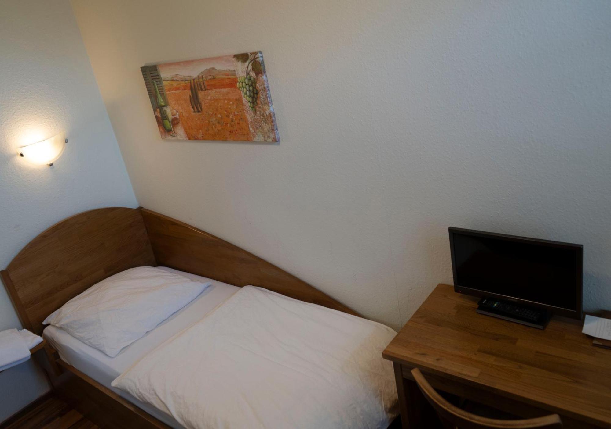 Gaststaette Zur Eiche Hotel ฮันโนเวอร์ ภายนอก รูปภาพ